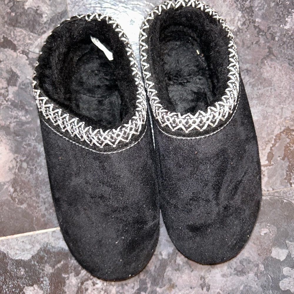 Cozy Black Women's Slippers